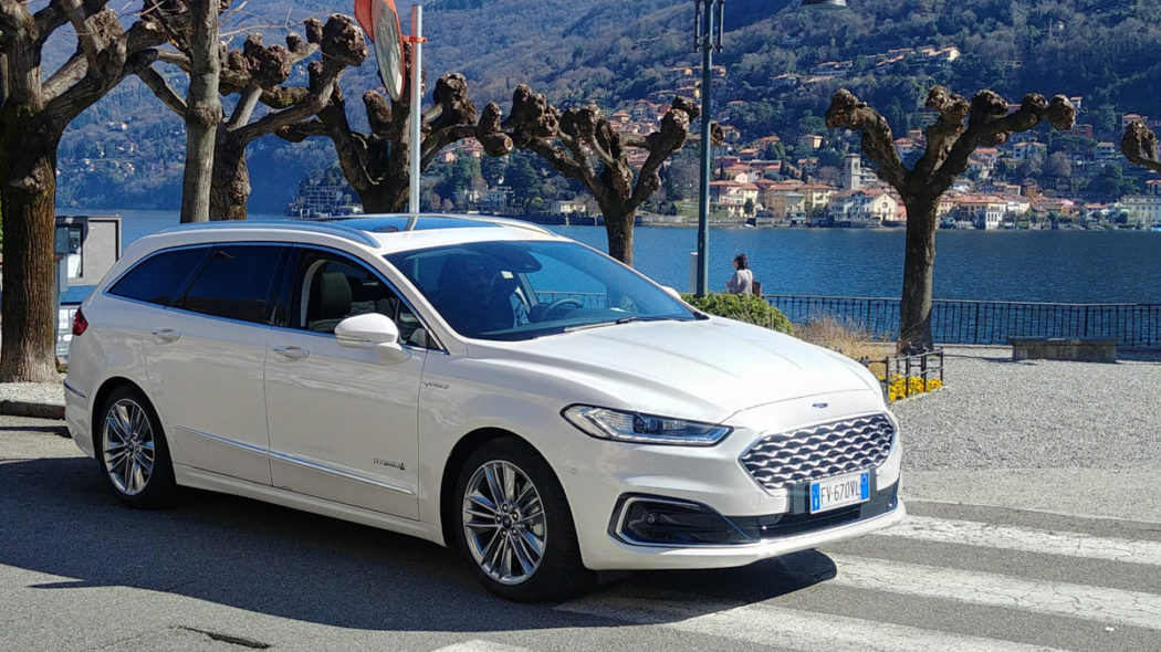 1552641479_01-Ford-Mondeo-Hybrid-wagon-by-Vignale-1050x590.jpg