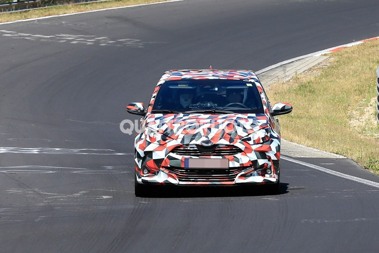 2019-toyota-yaris-spy-15.jpg.jpeg