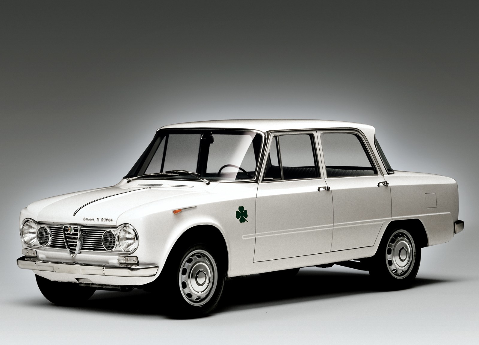 alfa_romeo_giulia_1963_photos_1.jpg