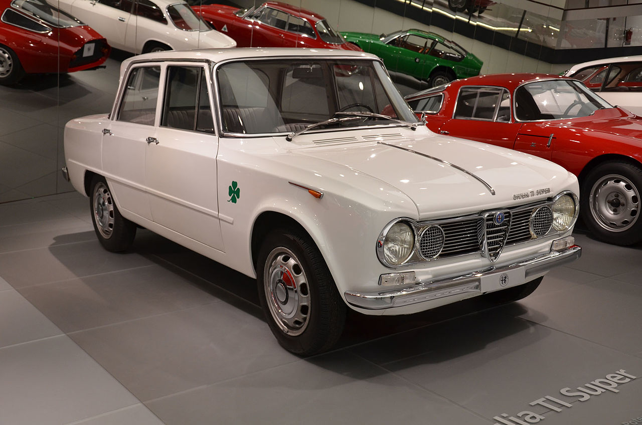 Alfa_Romeo_museum_-_Alfa_Romeo_Giulia_TI_Super.jpg