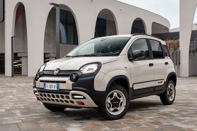 fiat-panda-4x4-40esimo-2023-06_15.jpg